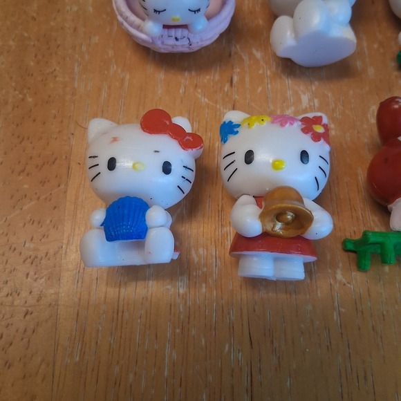 Lot Of 9‎ Hello Kitty And My Melody Sanrio Miniature Mini Figure & 3 Accessories - Picture 4 of 9